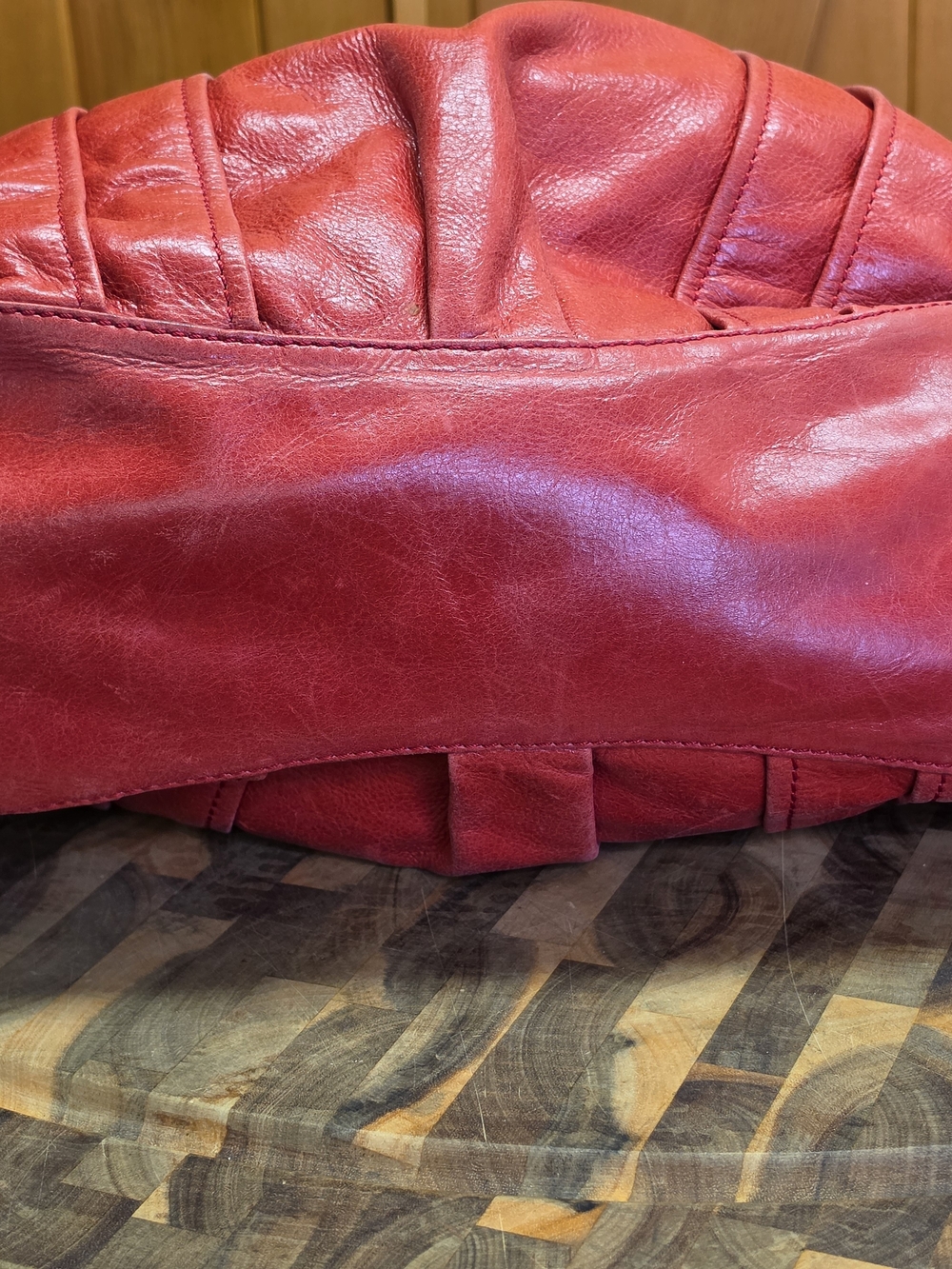 Badgley Mischka Women's Red Leather Shoulder Bag - Picture 5 of 11